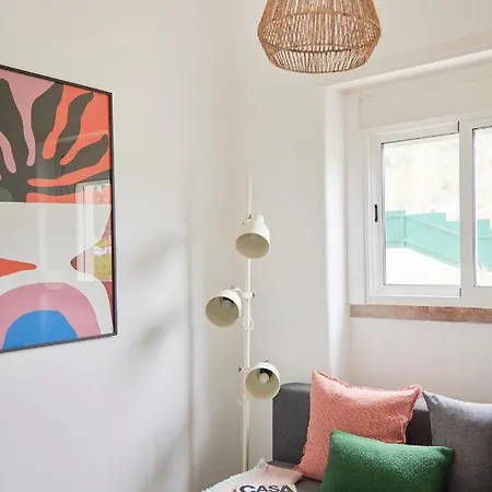 Light-filled & Renovated Apartment, By Timecooler Apartament