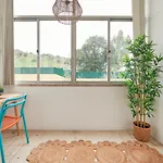 Light-filled & Renovated Apartment, By Timecooler * Лиссабон
