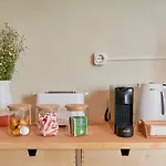 Light-filled & Renovated Apartment, By Timecooler Лиссабон