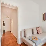 Апартаменты Light-filled & Renovated Apartment, By Timecooler Лиссабон