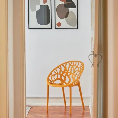 Light-filled & Renovated Apartment, By Timecooler Apartament *