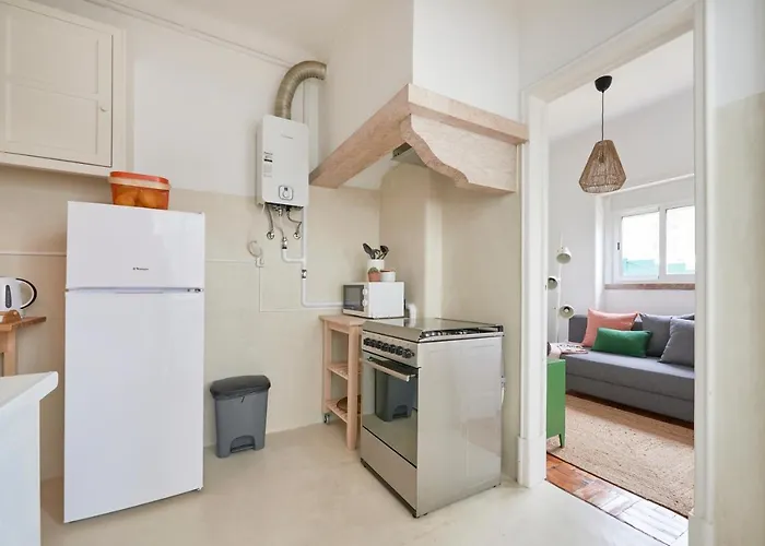 Light-filled & Renovated Apartment, By Timecooler