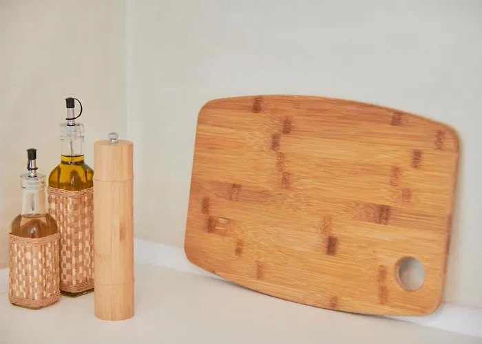 Light-filled & Renovated Apartment, By Timecooler