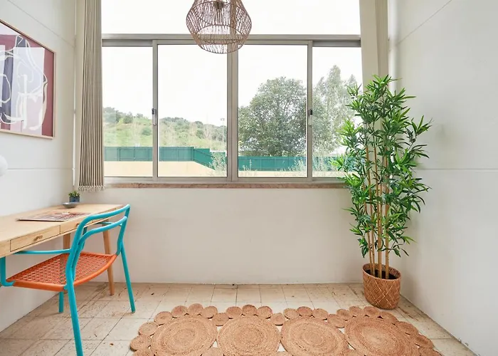 Light-filled & Renovated Apartment, By Timecooler * リスボン