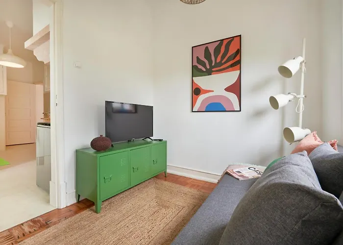 アパート Light-filled & Renovated Apartment, By Timecooler *