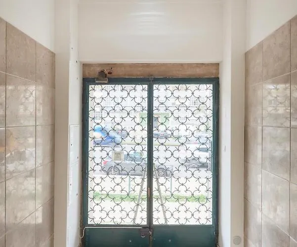 アパート Light-filled & Renovated Apartment, By Timecooler *