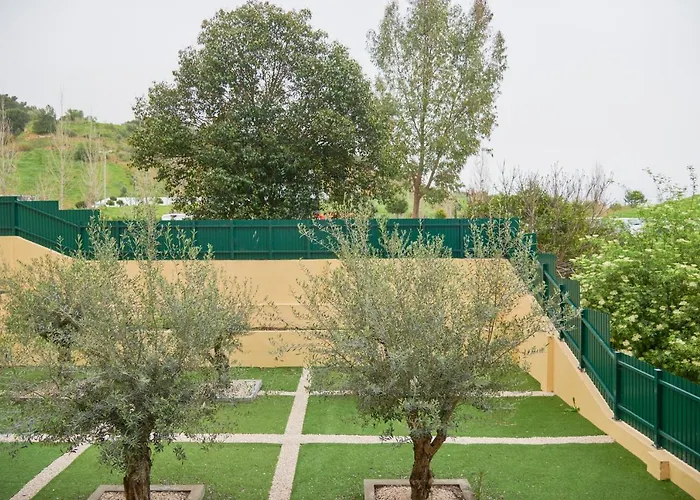 アパート Light-filled & Renovated Apartment, By Timecooler リスボン