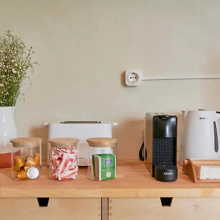 Light-filled & Renovated Apartment, By Timecooler Lissabon