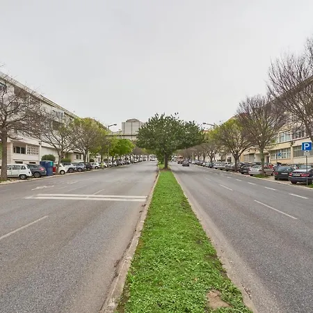 Light-filled & Renovated Apartment, By Timecooler Appartement