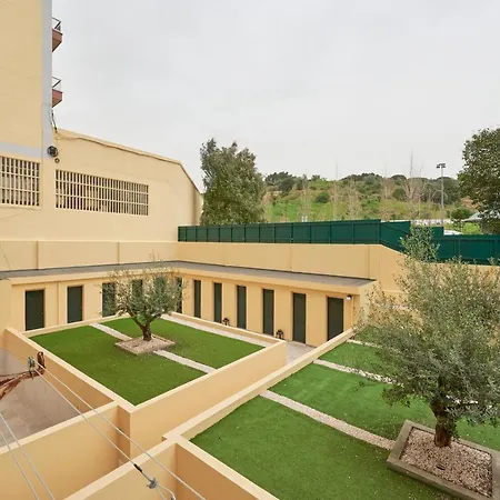 Light-filled & Renovated Apartment, By Timecooler * ליסבון