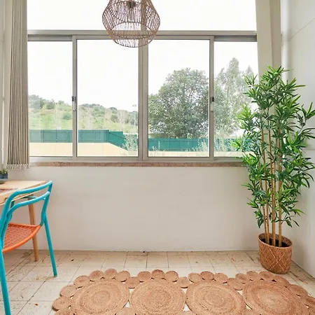 Light-filled & Renovated Apartment, By Timecooler * ליסבון